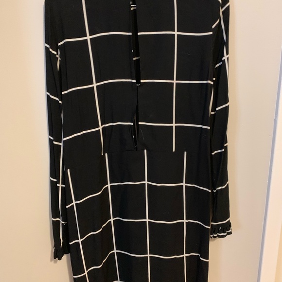 Black and white dress - Picture 2 of 3